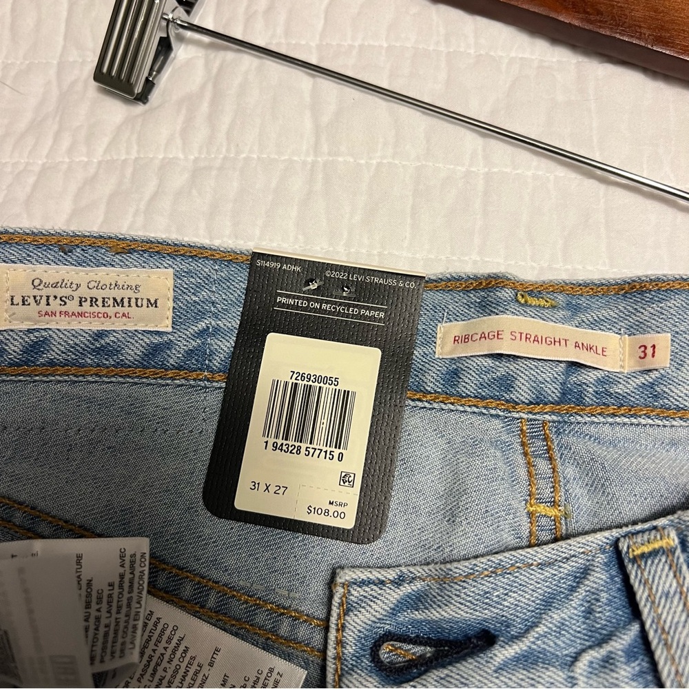 NWT Levi’s 501 Light Wash Ribcage Cropped Ankle Jeans - Picture 9 of 12